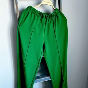 Fun used green pants.